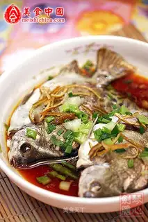Steamed golden drum fish with peel