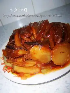 Soft potato braised pork