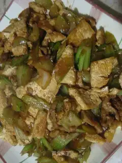 stir-fried pork with celery and tofu