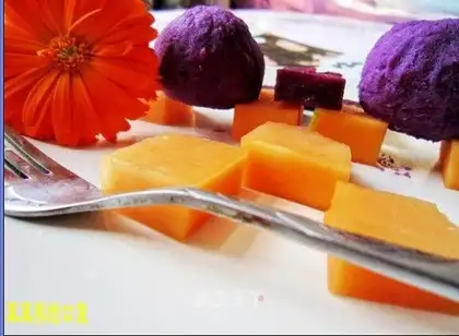 Papaya purple potato balls