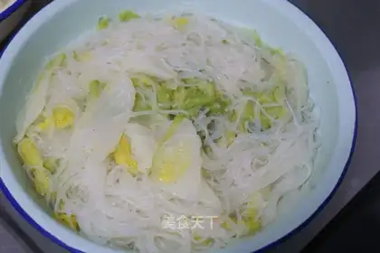 Rice Noodles with Chicken Soup