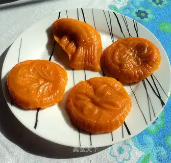 Steamed chestnut stuffed sweet potato cake