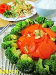 Broccoli in tomato sauce