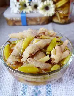 Special chicken feet with pickled pepper