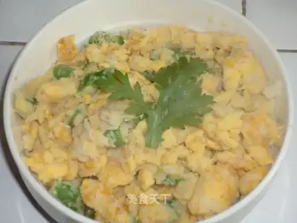Scrambled eggs with bean dregs
