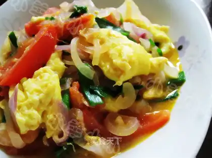Tomato, onion and egg