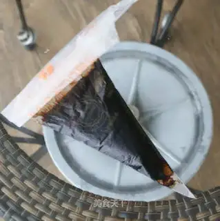 Chocolate string cream