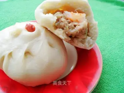 Shrimp and fresh meat steamed buns