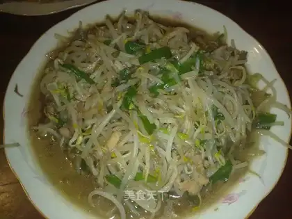 stir-fried bean sprouts with meat