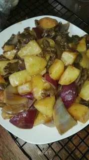Beef curry potatoes