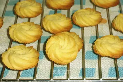 Almond cookies