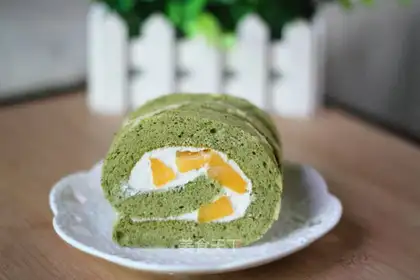 Peach cake rolls