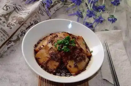 Plum-crunched meat