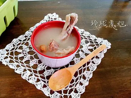 Porridge soup with fig and Sydney