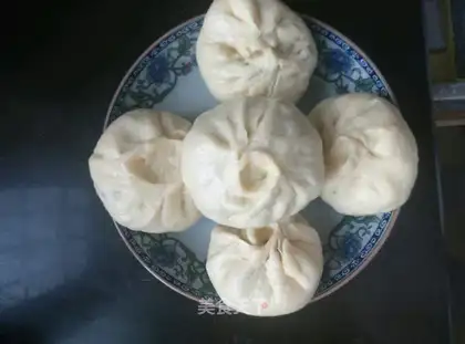 Potato pickles, greasy buns