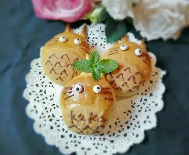 Dragon cat bread