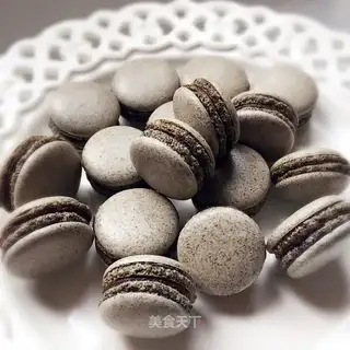 Black Sesame Mascaron