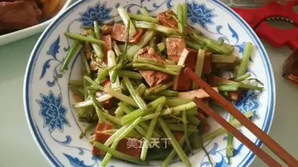 Celery fried dry