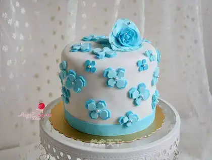 Rolling sugar cake