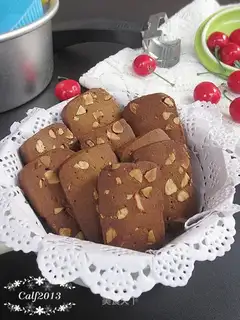 Red sugar almond cookies