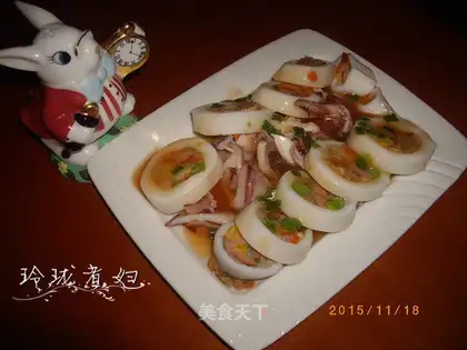 Five coloured squid