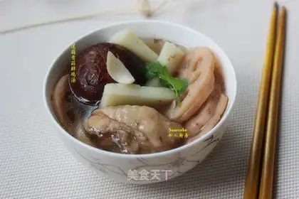 Liang's mushroom chicken soup