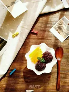 Mango, snow and sweet rice