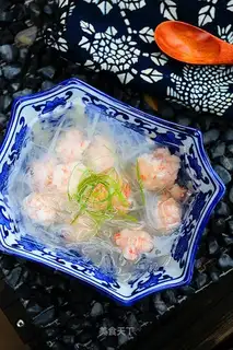 Rop and shrimp ball soup