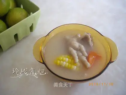 Chicken foot corn carrot soup