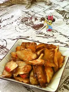 Spicy sauce and ginger