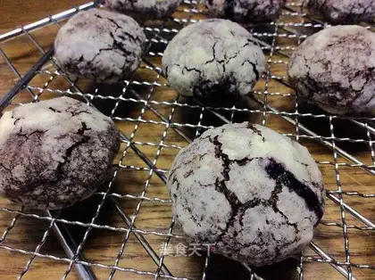 Blueberries with black cracks