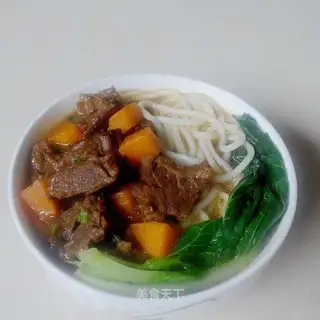 Red roasted cow noodles