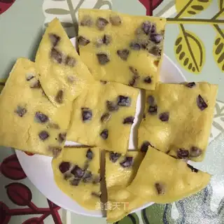 Sour yogurt and red dates