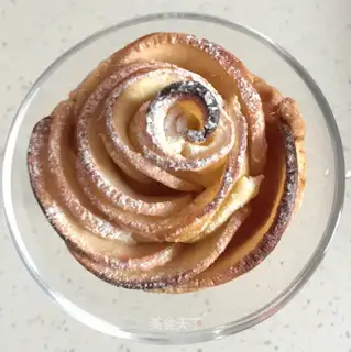 Rose apple pie