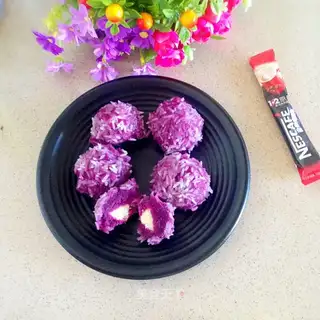 Purple cheese pearls