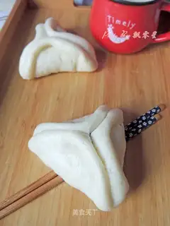 Sesame sugar triangles