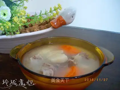 Piggy bone soup