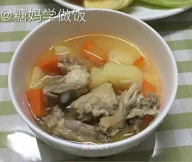 Potato carrot chicken soup