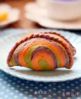 Rainbow bun