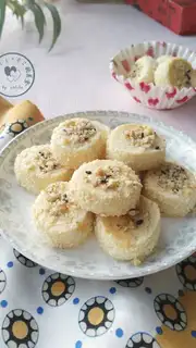 Coconut almonds