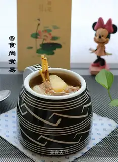 Chicken weeds, horse-to-mouth drinks