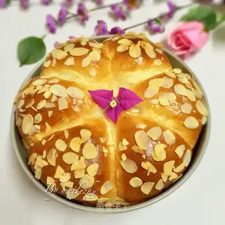 Almond bread