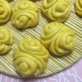 Pumpkin buns
