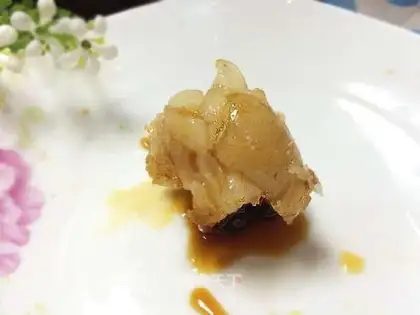 Jealousy pig's feet