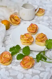 Rose apple rolls
