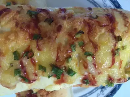 Onion cheese bread
