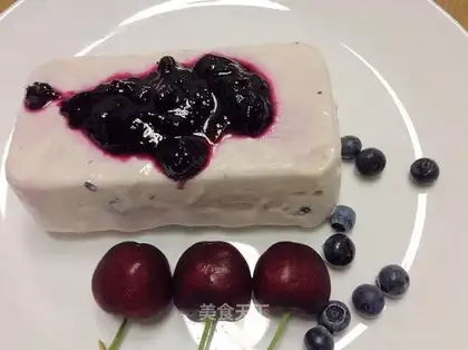 Blueberry yogurt cream