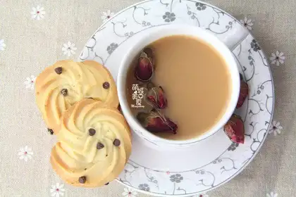 Rose milk tea