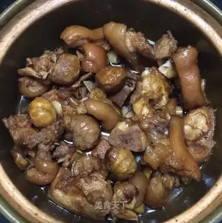 Chestnut pig hoof