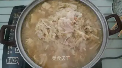 Sour sauce pan